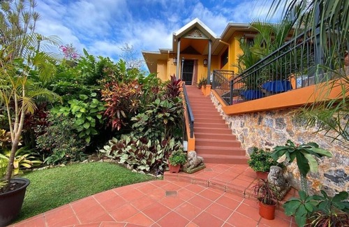 Prospect Casa | 3-bedroom house in fabulous Lyssons with WiFi, AC. Enjoy a relaxing stay