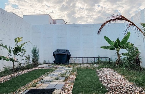 San Miguel Casa | 3-bedroom house in peaceful Nueva San Miguel with AC