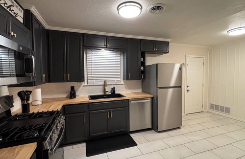 Amarillo Casa | 3-bedroom house in peaceful Amarillo with WiFi, AC