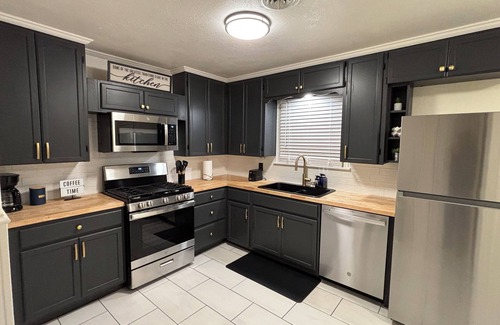 Amarillo Casa | 3-bedroom house in peaceful Amarillo with WiFi, AC