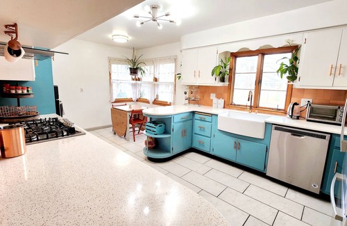 South Bend Casa | 3-bedroom house in South Bend close to all your needs.
