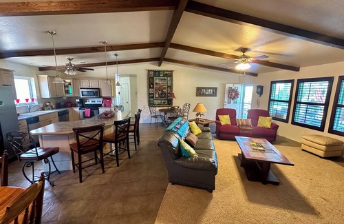 Kaw City Casa | 3-bedroom house in tranquil Kaw City with WiFi, AC