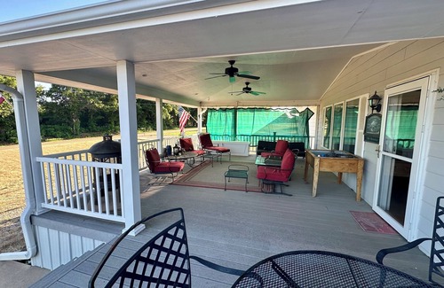 Kaw City Casa | 3-bedroom house in tranquil Kaw City with WiFi, AC