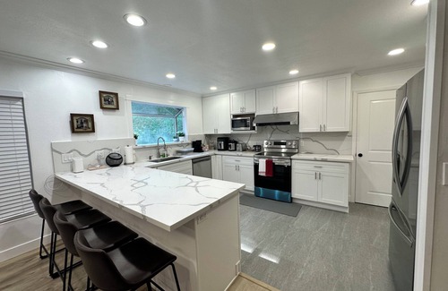 Sequoyah Casa | 3-bedroom house in welcoming California with WiFi, fitness room