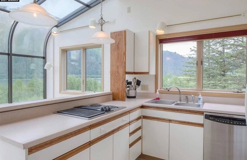 Douglas Casa | 3-bedroom house next to Sandy Beach