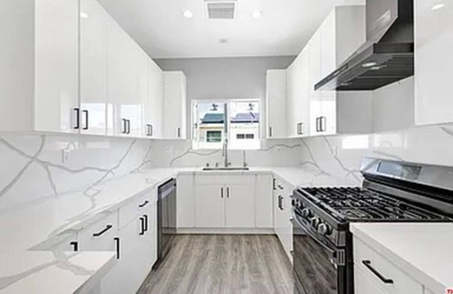 Sun Valley Casa | 3-bedroom house right next to Burbank Hollywood Airport!
