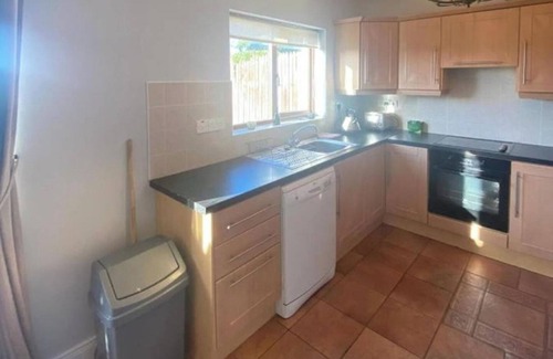 Dromahair Casa | 3 Bed-Sleeps 5-Garden-Parking-Pets