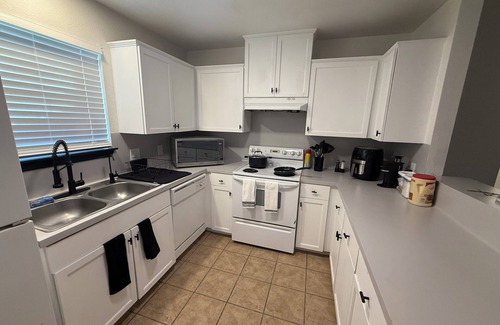 Wellborn Casa | 3-bedroom house in welcoming College Station with AC, WiFi