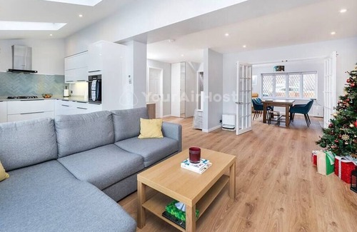 Bromley Common and Keston Casa | 3 bedroom house with a beautiful view in Bromley