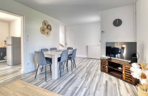 Pamiers Casa | 3-bedroom house with garden and garage near town center and train station.