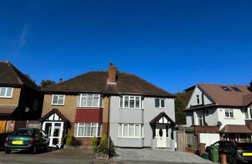 Sutton West Apartamento | 3 Bedroom House with Garden in Cheam, London