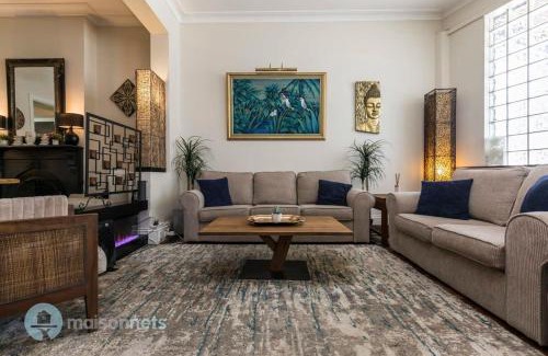 Balmain Casa | 3 Bedroom House With Large Courtyard & City Views