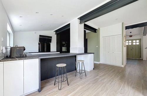 Begles Casa | 3-BEDROOM HOUSE WITH POOL