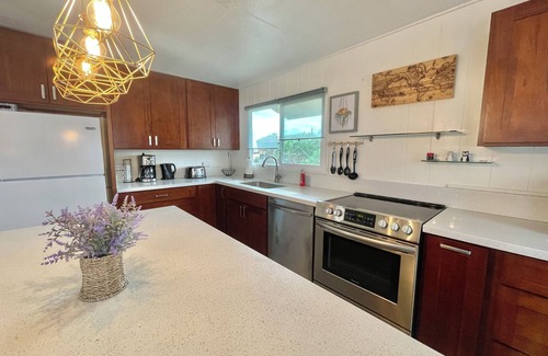 Ewa Casa | 3-bedroom house with AC, parking