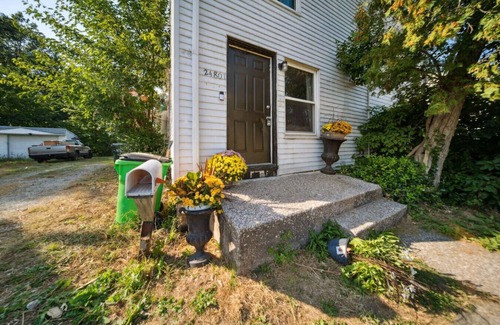 Euclid Casa | 3 bedroom in Euclid, close to cleveland