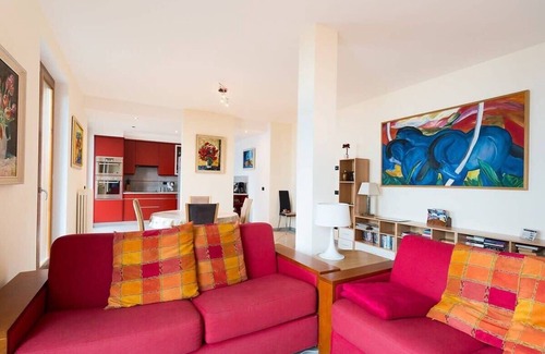 Brezzo di Bedero Apartamento | Grande 3 Cama Moderno apartamento con vistas al impresionante lago en el Lago Maggiore