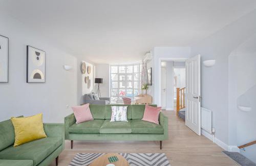 Cambridge City Centre Casa | 3 Bedroom Jesus Green Townhouse with Parking