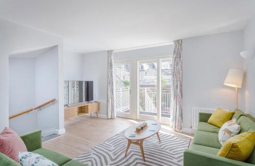 Cambridge City Centre Casa | 3 Bedroom Jesus Green Townhouse with Parking