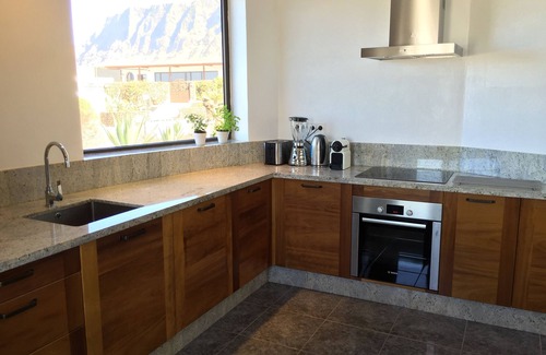 Urbanizacion Famara Villa | Villa de lujo de 3 dormitorios con piscina privada en la famosa playa de Famara