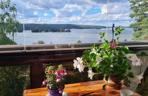 Lahti Apartamento | 3-bedroom lake view apartment, forest next to the back yard. Close to center.