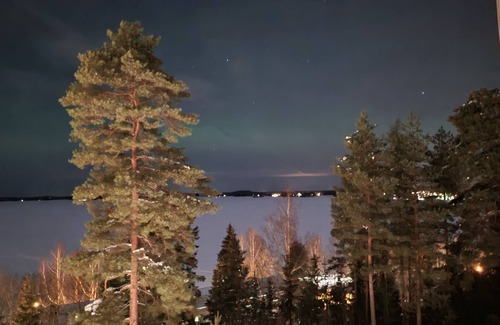 Lahti Apartamento | 3-bedroom lake view apartment, forest next to the back yard. Close to center.
