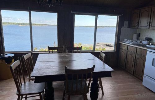 Carling Casa | 3-bedroom Lakeview Cottage - Rockwood #8