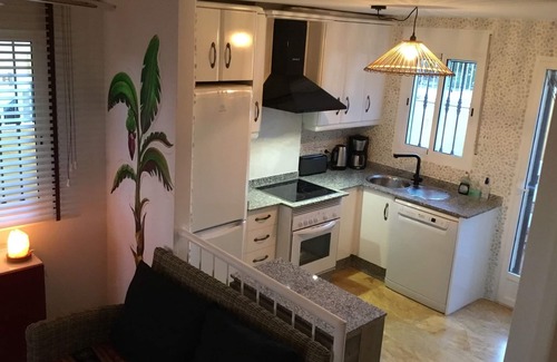 Vera Casa | Casa Las Colinas con hermoso jardín, terraza en la azotea con vistas al mar y montaña