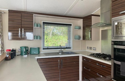 Porthcawl Casa | 3 Bedroom Lodge - Willows 24, Trecco Bay