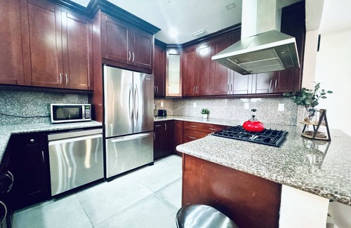 Biscayne Park Villa | 3-bedroom Lovely and Modern Miami Pool Home near to beach.