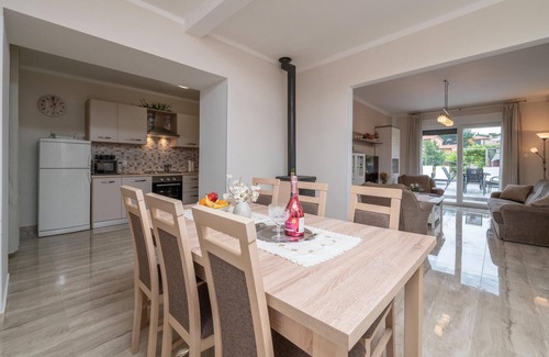 Presika Casa | Hermosa casa de 3 dormitorios en Labin