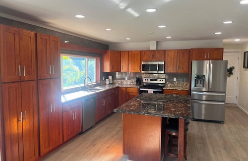 Ewa Beach Apartamento | 3-bedroom lovely unit just across the street from beautiful beach.