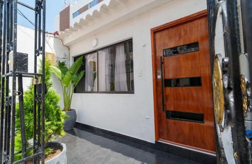 Manga Casa | 3 Bedroom Luxury Villa - Minutes to Walled City
