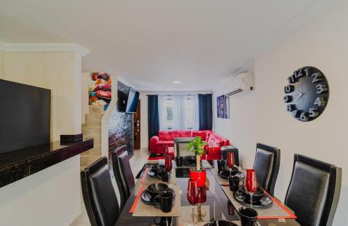 Manga Casa | 3 Bedroom Luxury Villa - Minutes to Walled City