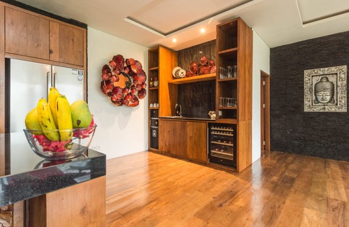 Sambahan Villa | 3 bedroom luxury villa resort w/ private infinity pool overlooking rice fields!