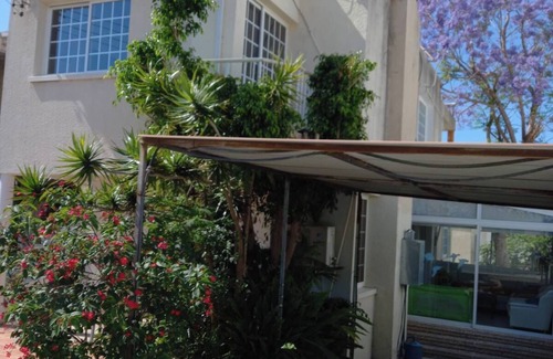 Anarvagos Casa | 3-Bedroom Maisonette with Fireplace & Piano