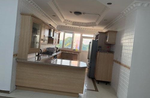 Oyster Bay Apartamento | 3- Bedroom Masaki Sea View Retreat