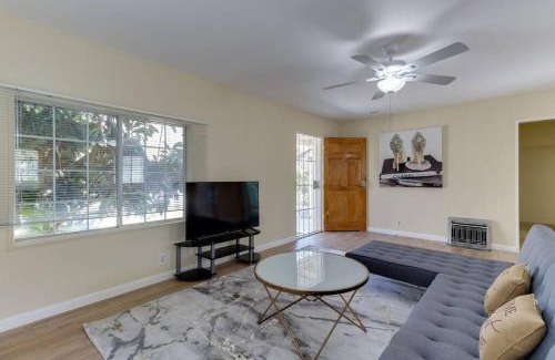 Rampart Village Casa | 3 bedroom Mid-Wilshire Charmer near Downtown