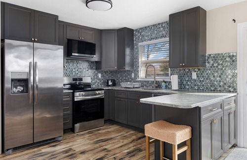 Lower Township Casa | 3 Bedroom Mimosa Pool Oasis, Sleeps 8, Outdoor Shower &Hot Tub.Dog & EV Friendly