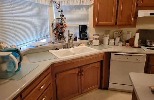 Porterville Casa | 3-bedroom mobile home in charming Porterville with WiFi, AC