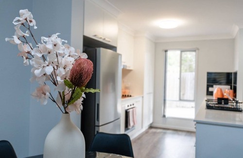 North Booval Casa | 3 Bedroom Modern Townhouse Ipswich