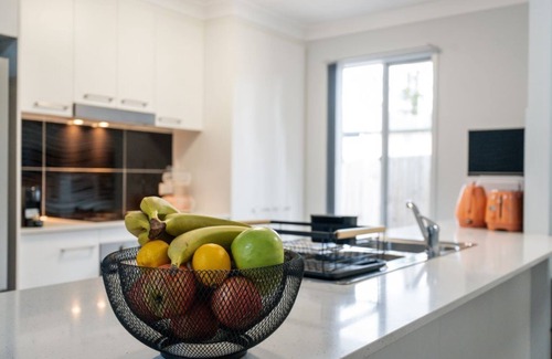 North Booval Casa | 3 Bedroom Modern Townhouse Ipswich