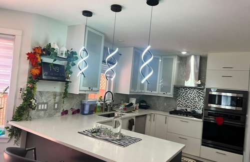 Halifax Casa | 3-Bedroom Modern House in Welcoming Halifax