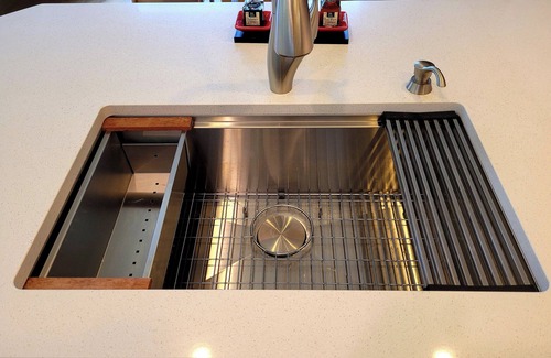 Bull Mountain Casa | 3-bedroom modern house in Tigard with wireless, A/C, well stocked & Comfy