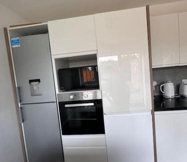 Toddington Casa | 3 Bedroom Modern House in Luton LU4 0TY - Amazon Prime - No Party