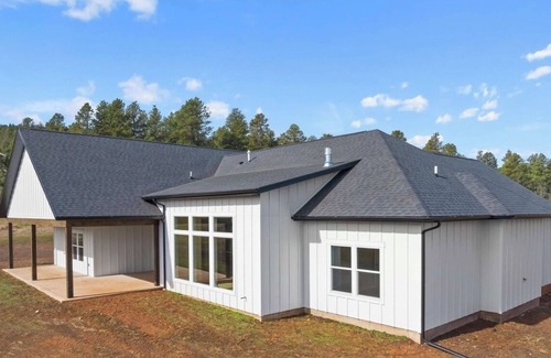 Sturgis Casa | 3-bedroom modern house in Sturgis.