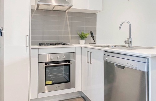 Clayton Casa | 3 Bedroom Modern Living in the Centre of Clayton!