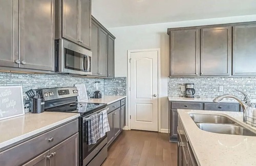 Fairburn Casa | 3-bedroom Modern Townhome just outside Atlanta