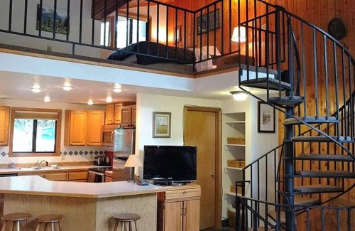 Whitefish Condominio | 3 Bedroom Montana Mountain Cabin