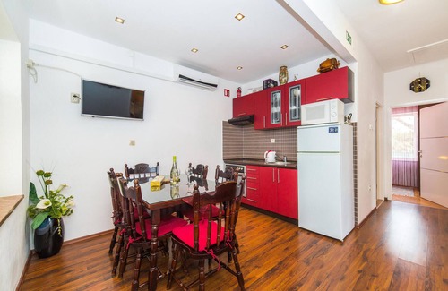 Seget Vranjica Casa | Bonita casa de 3 dormitorios en Seget.
