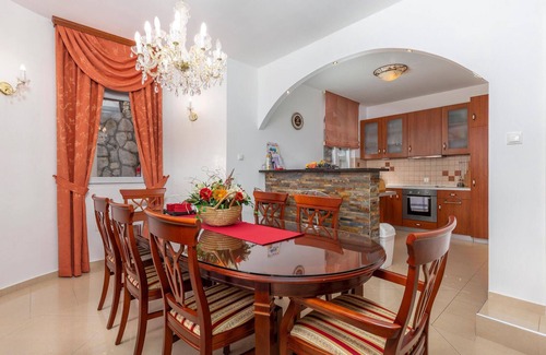 Opatija Casa | Bonita casa de 3 dormitorios en.